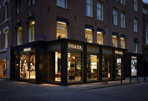 prada winkel amsterdam